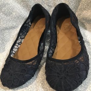 Women’s Flat Shoes